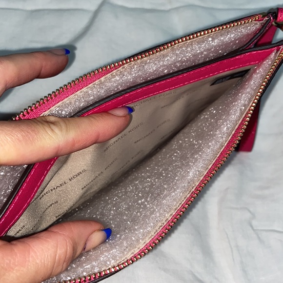 Nwot Michael Kors Jet Set perforated wristlet pouch - Picture 7 of 11